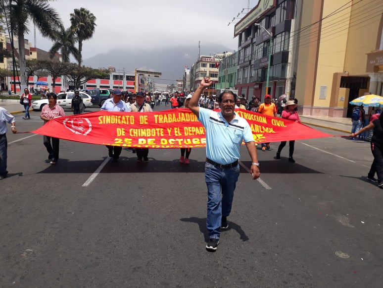 Chimbote: obreros de construcción civil celebran su día con una movilización 