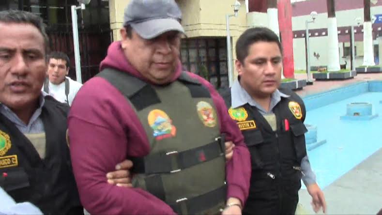 Alberto Palacios es trasladado a la Dirincri Lima enmarrocado y con chaleco antibalas