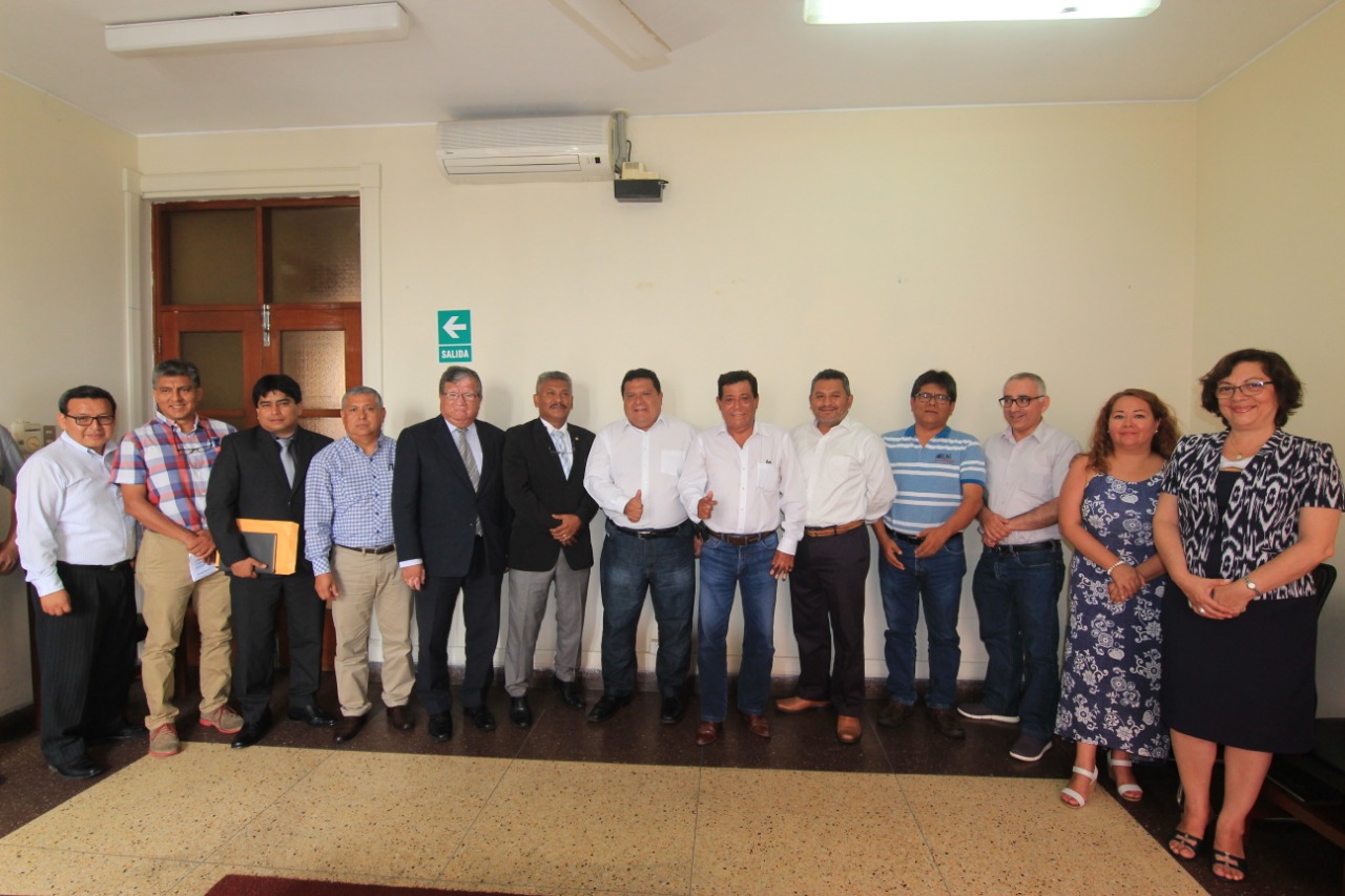 Alcalde y directivos de Essalud Áncash evalúan futura construcción del hospital de Alta Complejidad