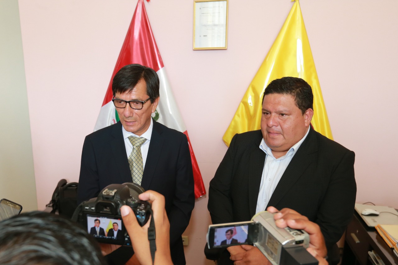 Firman convenio para asfaltado de carretera al Cerro de la Juventud