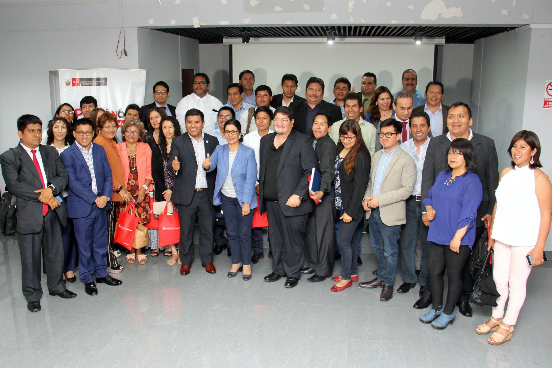 Alcalde de Huarmey propone modificar ley que impide reelección de burgomaestres