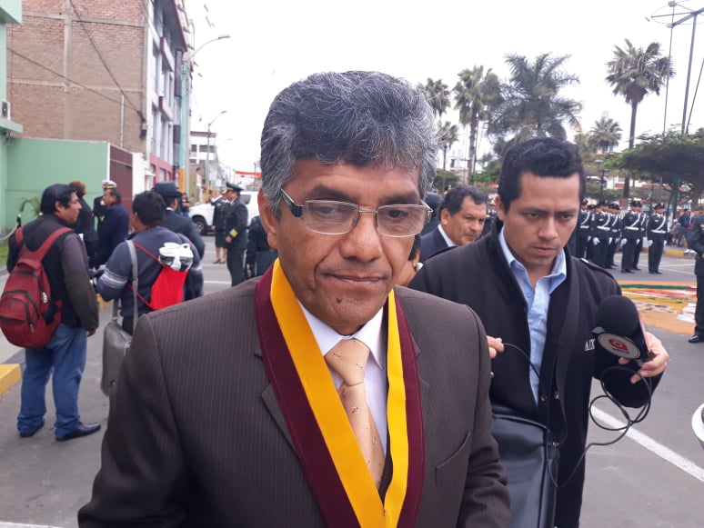 Alcalde de Chimbote espera que comerciantes de “El Progreso” cambien de giro en sus negocios
