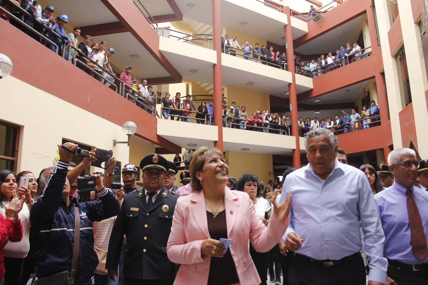 Alcaldesa Victoria Espinoza debe regresar al cargo el 8 de marzo