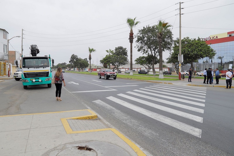 Alcalde Briceño anunció que colocarán semáforos en cuadra 41 de la avenida Pardo