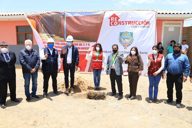 Alcalde Briceño destaca reconstrucción de vías vecinales en beneficio de más de 15 mil pobladores