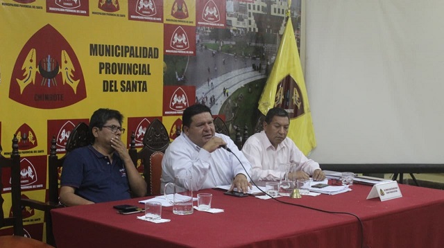 Alcalde anuncia que municipio de Chimbote revisará contrato de concesión de terreno del Megaplaza