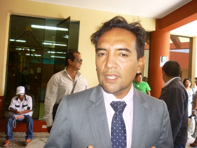 Valentín denuncia que deuda dejada por la gestión de Gasco se disparó a 42 millones de soles