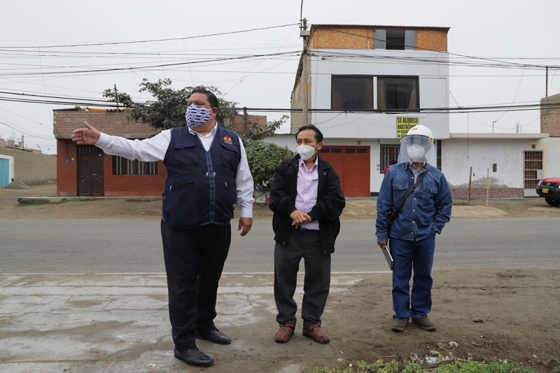 Alcalde y sacerdote Giovanni Sabogal verificaron terreno donde se construirá planta de oxigeno medicinal