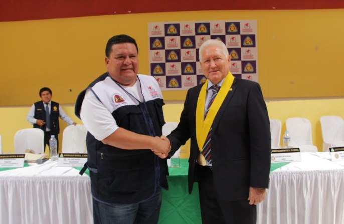 Alcalde Briceño dispondrá contratación de dos médicos para  centro de salud de Nepeña