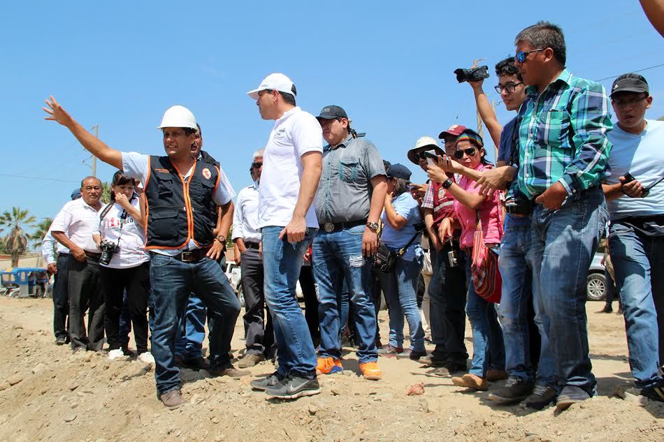 Alcaldes de la provincia de Pallasca y director de Trabaja Perú inspeccionaron zonas afectadas por lluvias