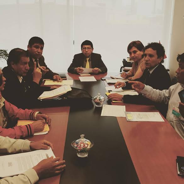 Alcaldes piden a bancada fujimorista otorgar facultades al Ejecutivo para obras de saneamiento