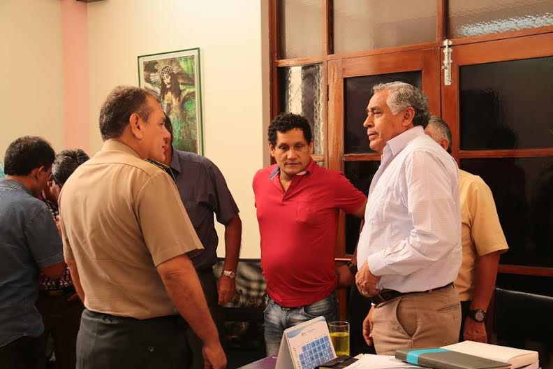 Chimbote: pedirán retiro de fotografía de Victoria Espinoza junto a avezados delincuentes