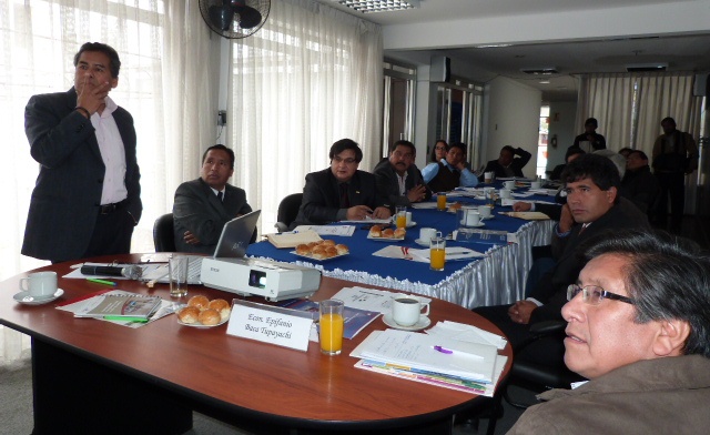 Alcaldes exigen restitución de canon minero y reestructurar Presupuesto Público 2014