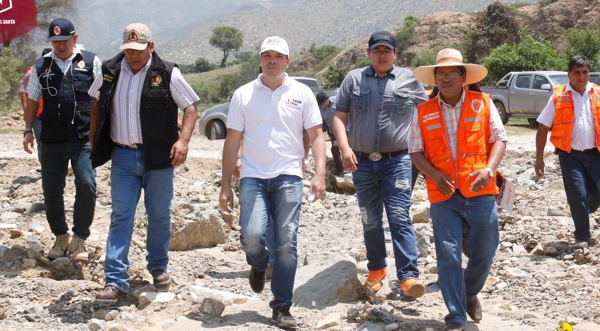 Alcaldes, funcionarios de la provincia del Santa y de Trabaja Perú inspeccionaron zonas afectadas por huaicos