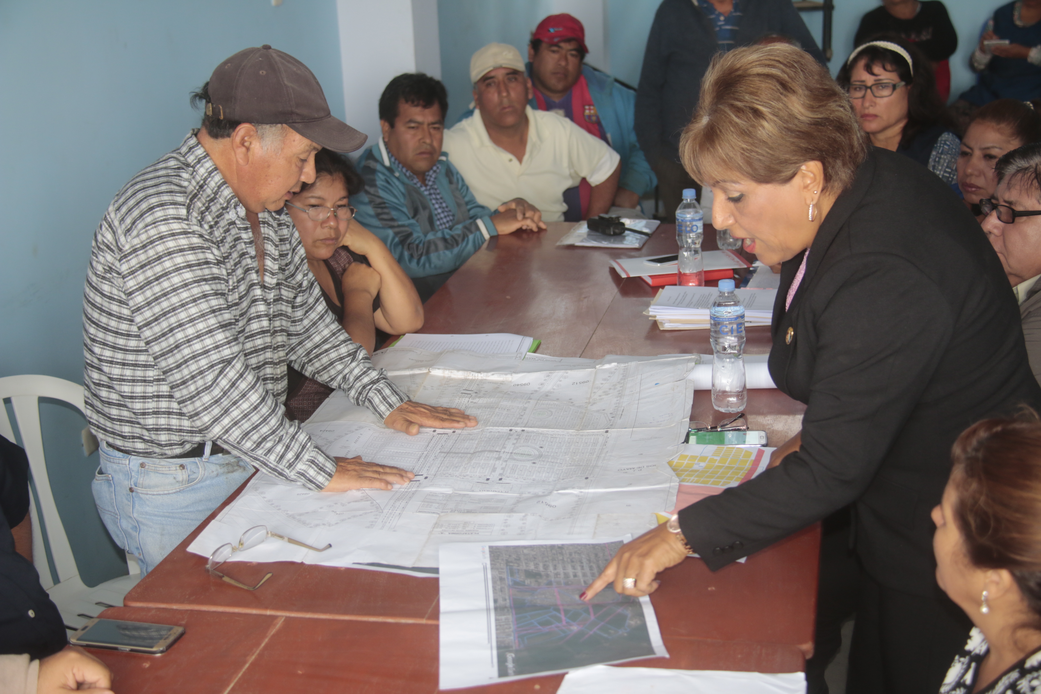 Chimbote: autoridades municipales se reúnen con dirigentes de mercado “2 de mayo”