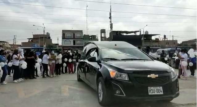 Familiares, músicos y amigos dieron el último adiós a Aldo Valderrama en Chimbote