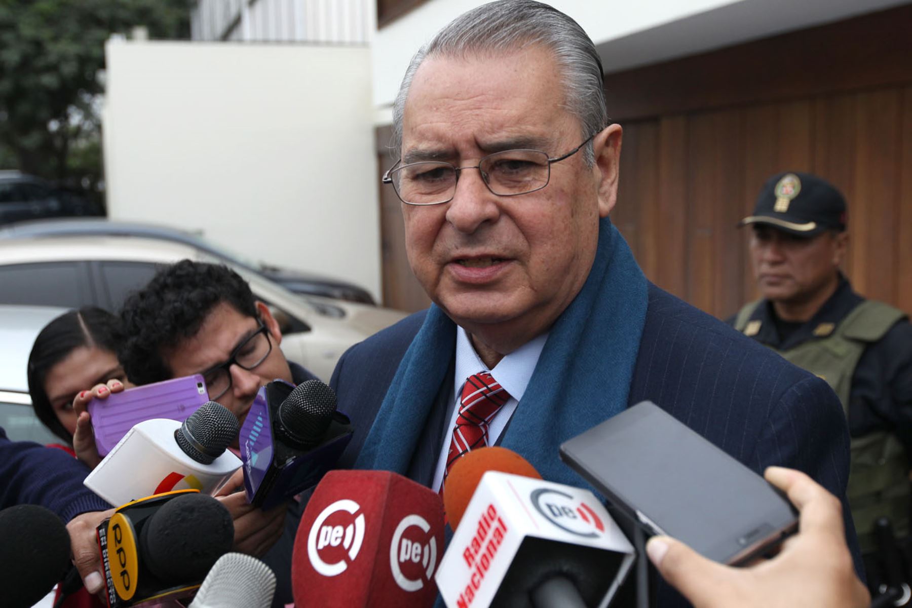 Urge reforma electoral y una fuerza social que la impulse, sostiene Allan Wagner