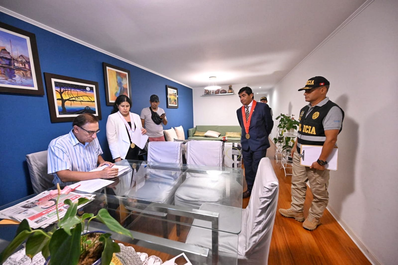 Ministerio Público allanó esta madrugada viviendas  de Martín Vizcarra y Edmer Trujillo