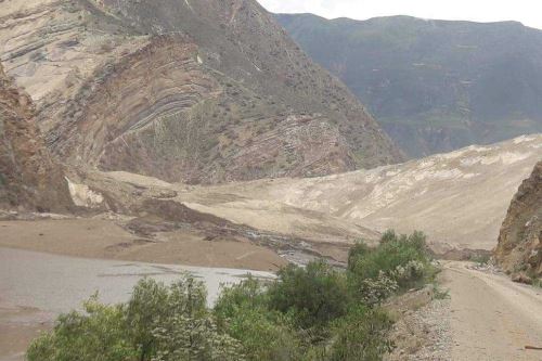 Áncash: lluvias provocan alud en cerro de  Suchimán y dejan cuatro muertos