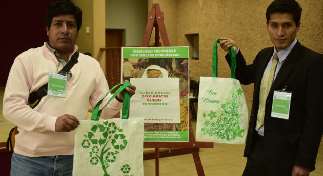    Alumnos de Comunicación de la Unasam desarrollan proyecto de bolsas ecológicas