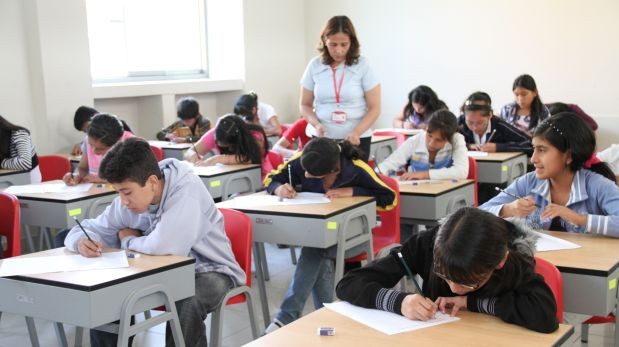 Unos 345 mil alumnos de colegios del país tendrán 10 horas adicionales de estudio