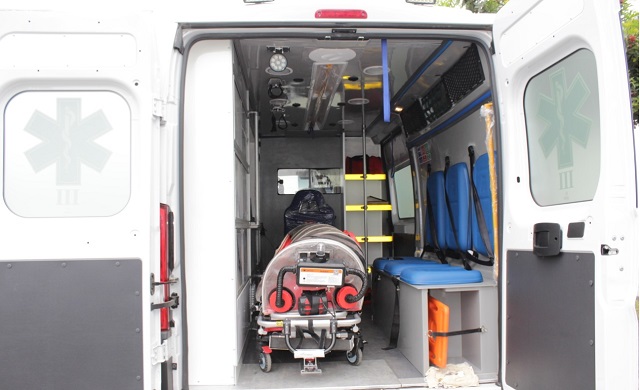 Hospital de Chimbote recibe dos ambulancias tipo III con capsulas para pacientes con covid-19