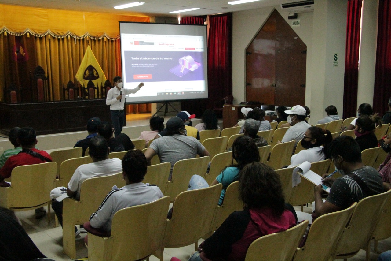 Chimbote: más de 360 ambulantes son capacitados para su formalización