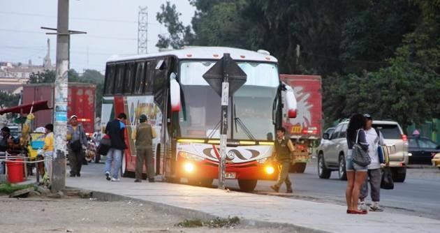 Bus que partió de Chimbote a Lima fue tomado por asalto por delincuentes armados en Casma