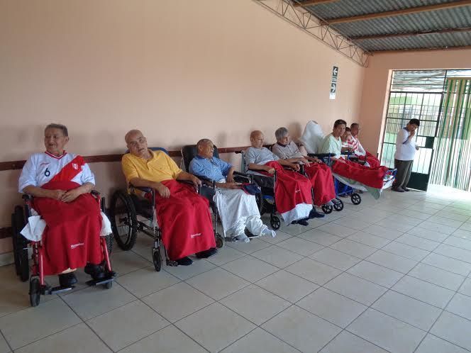  Beneficencia Pública de Chimbote llevó ayuda a los ancianos del asilo San José