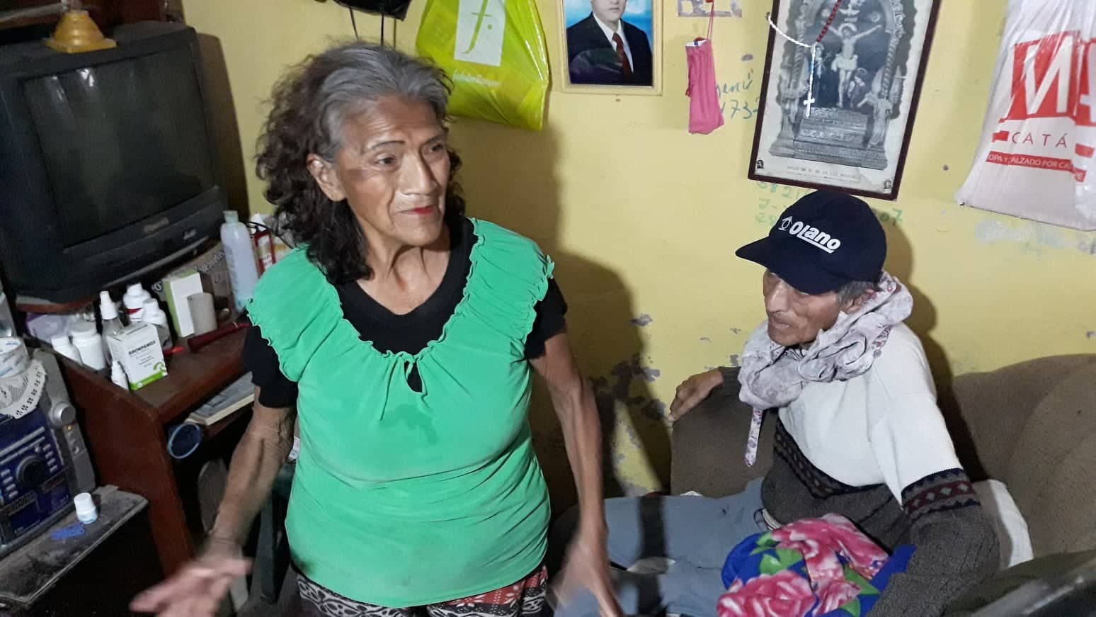 Chimbote: pareja de ancianos temieron quedar sepultados en su precaria vivienda y piden apoyo