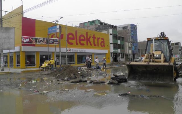 Funcionario edil culpa a Subregión Pacífico por gran aniego en centro de Chimbote