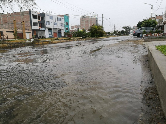 Nuevo Chimbote: comuna demandará a  Sedachimbote por daños ocasionados en Av. Anchoveta tras ruptura de tuberías  