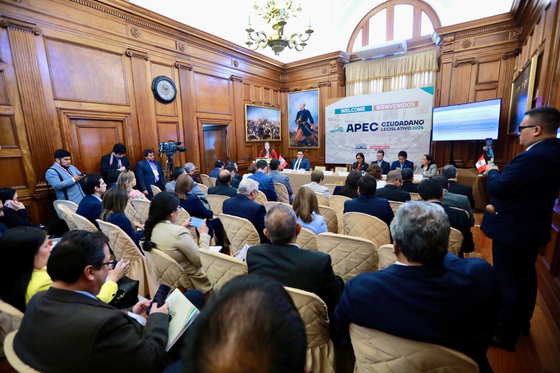  Congreso brinda aportes sobre promoción económica y comercial del Perú con países del APEC