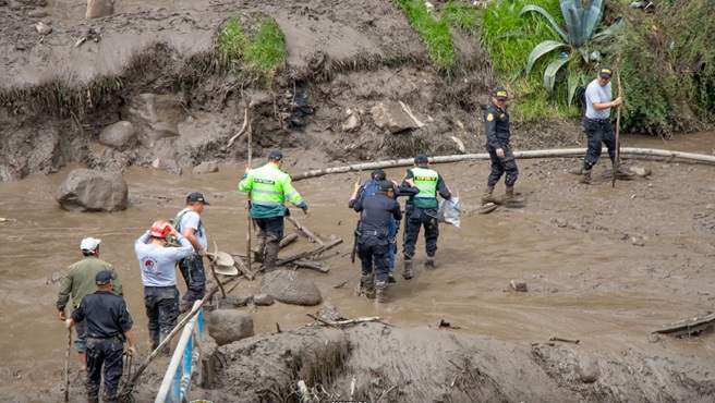Autoridades intensifican búsqueda de desaparecida tras el desborde de río Casca