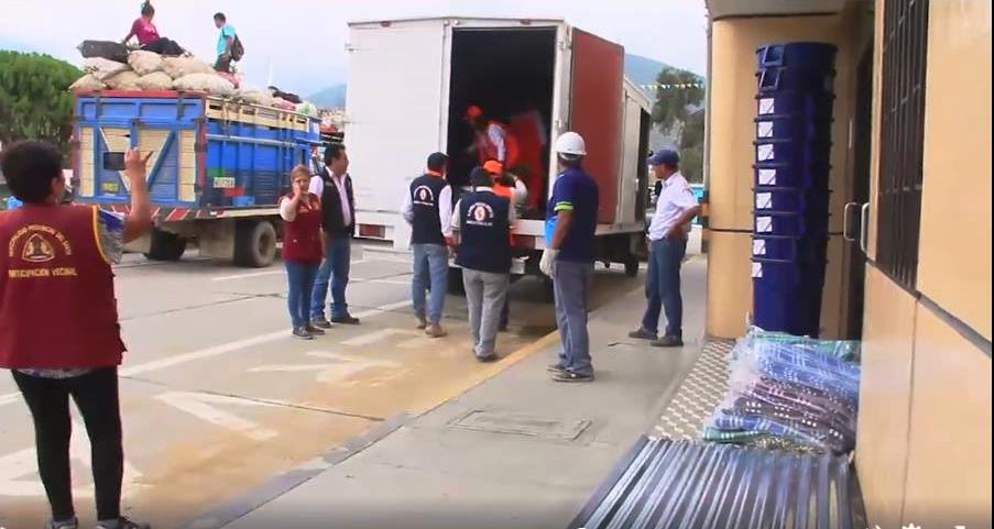 Municipalidad Provincial del Santa entregó ayuda a damnificados por huaicos en Jimbe