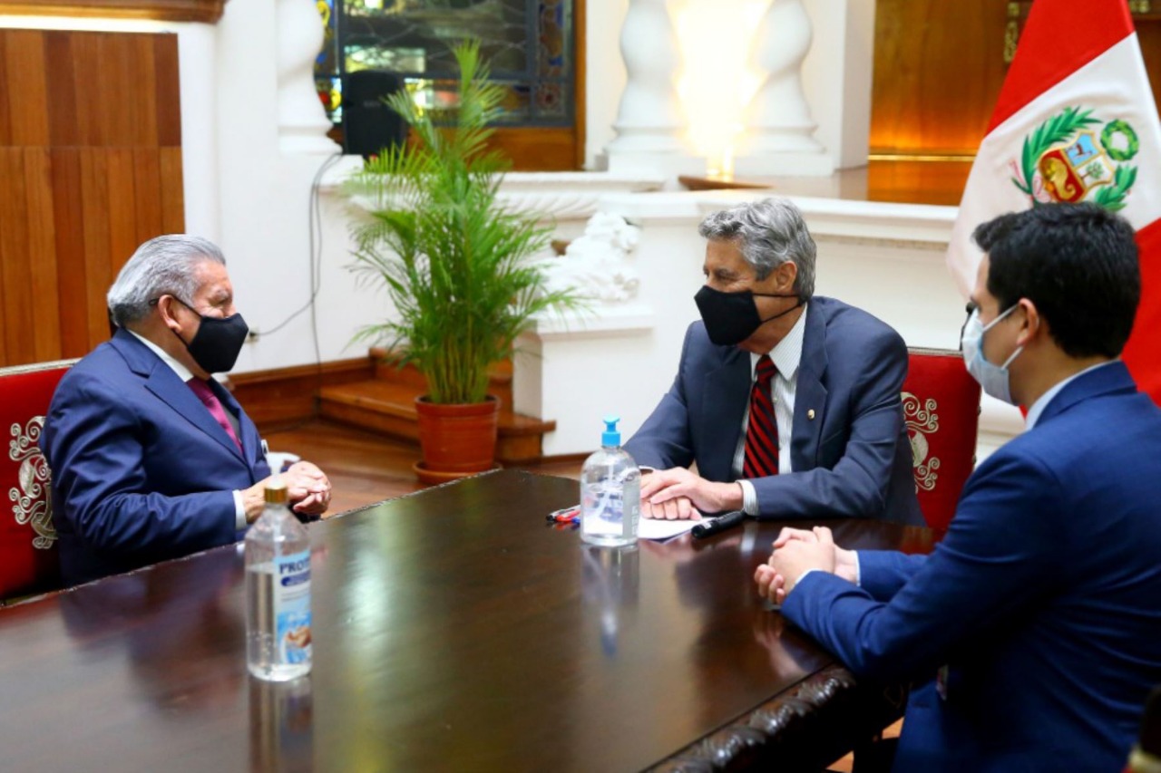 Presidente Sagasti inicia reuniones con líderes políticos 