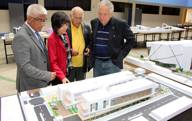 Novedosas propuestas a la problemática de la ciudad presentan futuros arquitectos