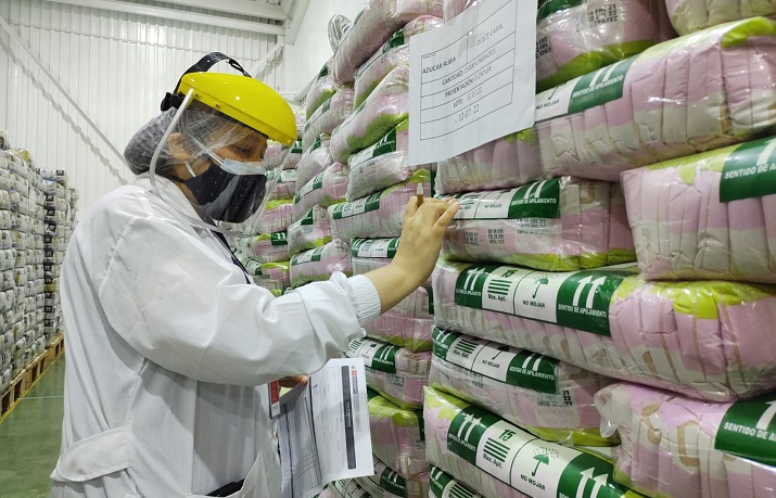 Midis supervisa planta de proveedor de alimentos escolares en Chimbote 