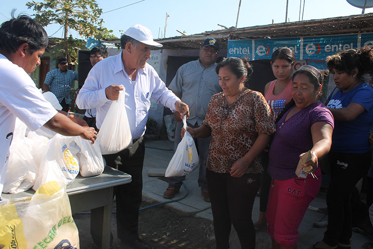 Más de 5000 kilos de arroz fueron distribuidos a familias de Samanco