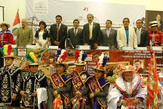 Escritores y poetas ancashinos participaron en encuentro realizado en Congreso de la República