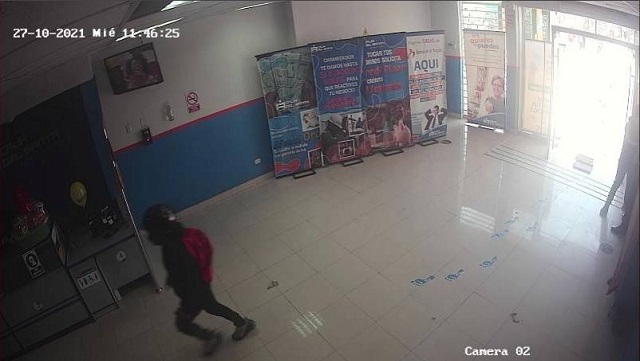 Dos delincuentes armados intentaron asaltar la Caja del Santa en Huacho