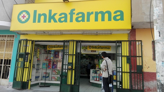 Ladrones encapuchados y pistola en mano asaltan local de Inkafarma en Chimbote