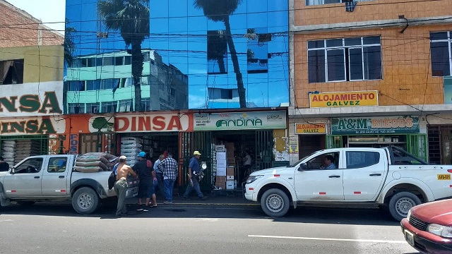 Delincuentes asaltan agropecuaria a plena luz del día en transitada avenida de Chimbote