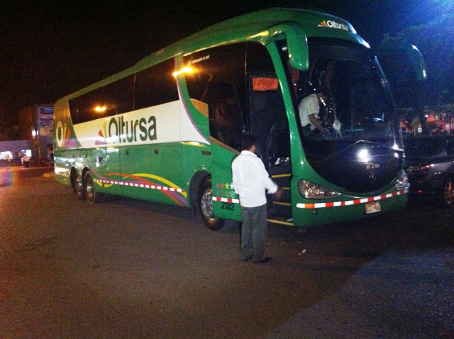 Delincuentes toman por asalto bus en el puente Santa, pero no hallaron pasajeros
