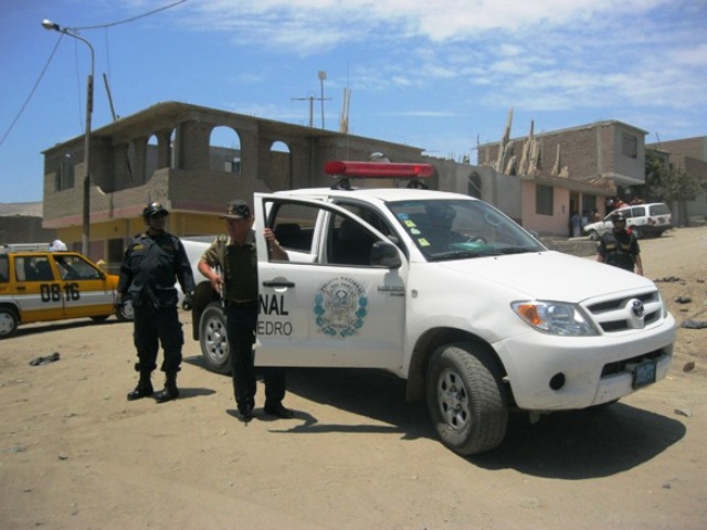 Chimbote: Capturan a 2 adolescentes cuando asaltaban a una madre de familia y a su hija 