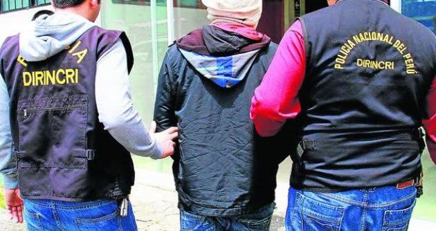 Vecinos atrapan a 2 delincuentes que habían robado 4,200 soles y un balón de gas de morador en Santa