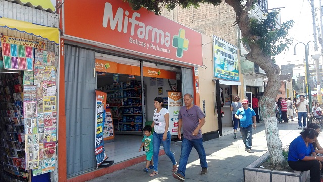 Delincuentes asaltan farmacia en el centro de Chimbote y se apoderan de 5 mil soles de caja fuerte