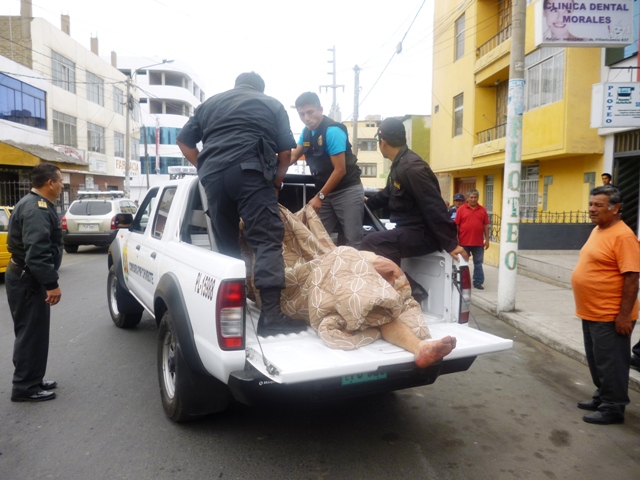 Cambista sobrevive a ataque brutal de dos mujeres que lo emborracharon para robarle 15 mil soles
