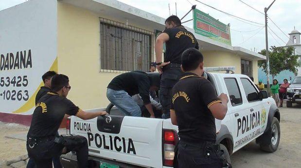 Caen 2 delincuentes que cuchillo en mano asaltaron a una joven en Santa y le robaron mil soles