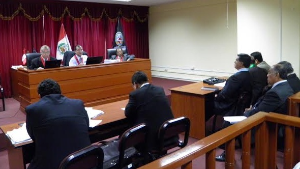 Sentencian a primer procurador del Santa por delito de colusión